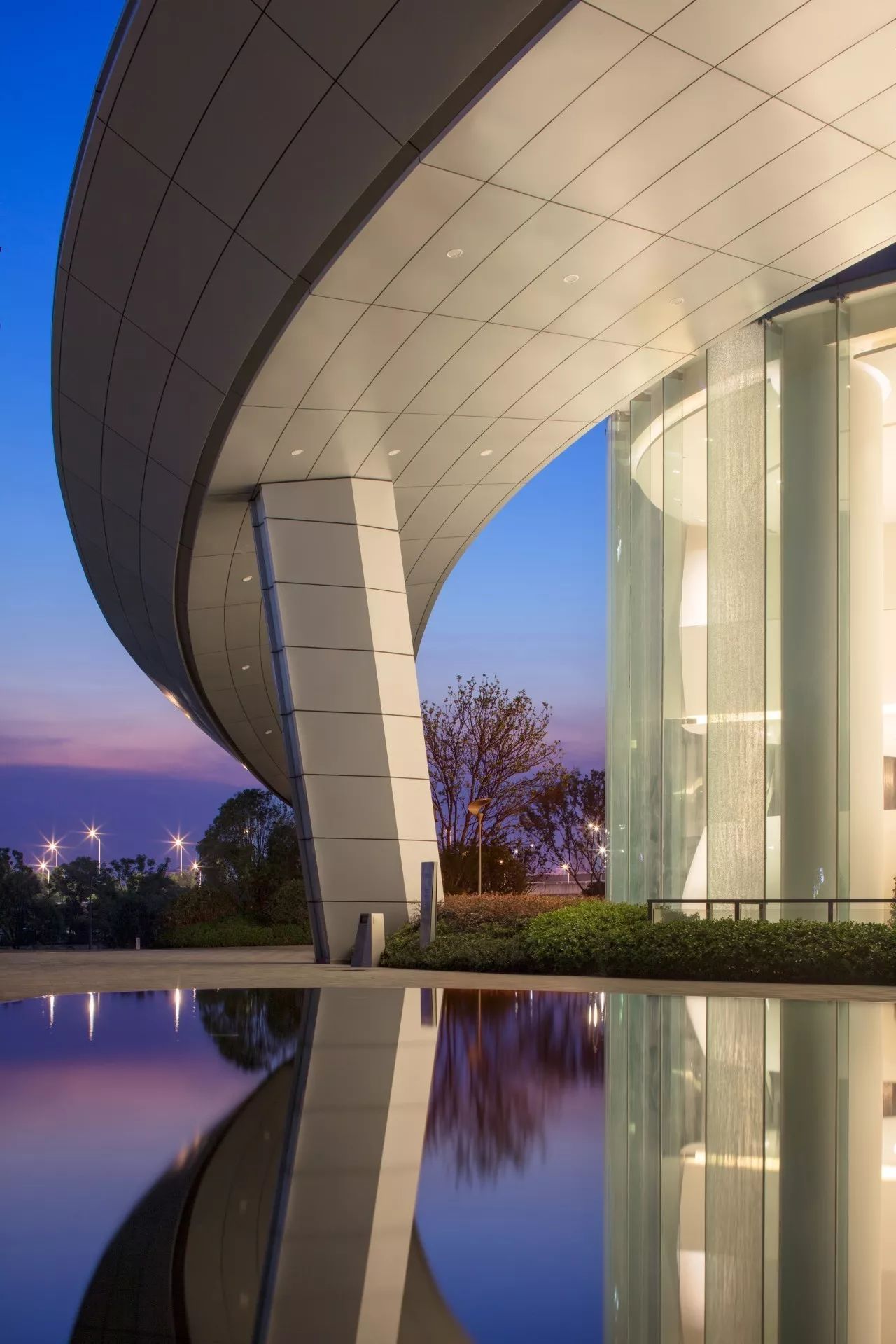 南昌新力中心塔楼直接落地，，，，，，无裙房